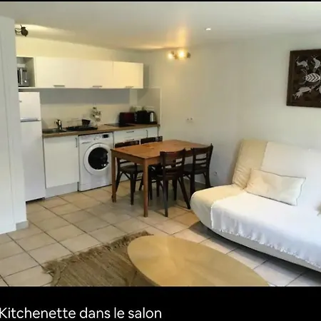 Appartamento Lumineux Avec Balcon Au Coeur De Parigi